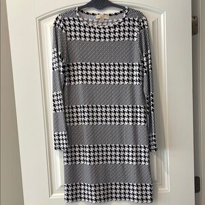 Michael Kors Black and White Long Sleeve Dress M‎